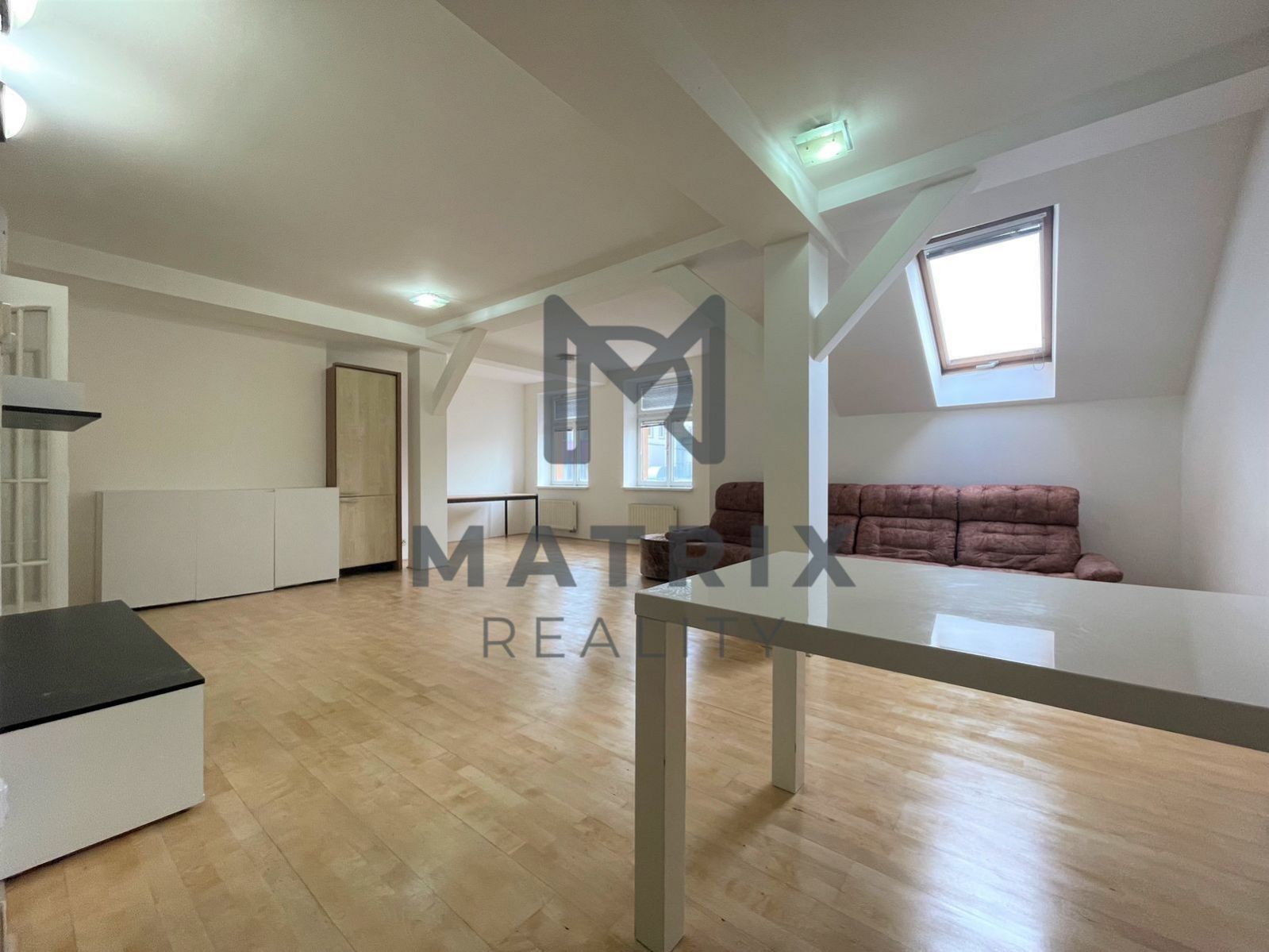 Pronájem mezonetového bytu 4+kk, balkón, ul. Mánesova , Praha 2 - Vinohrady