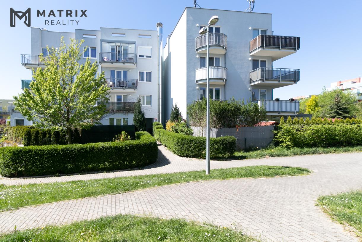 Pronájem bytu 1+kk s balkónem, 42 m2, Praha 5